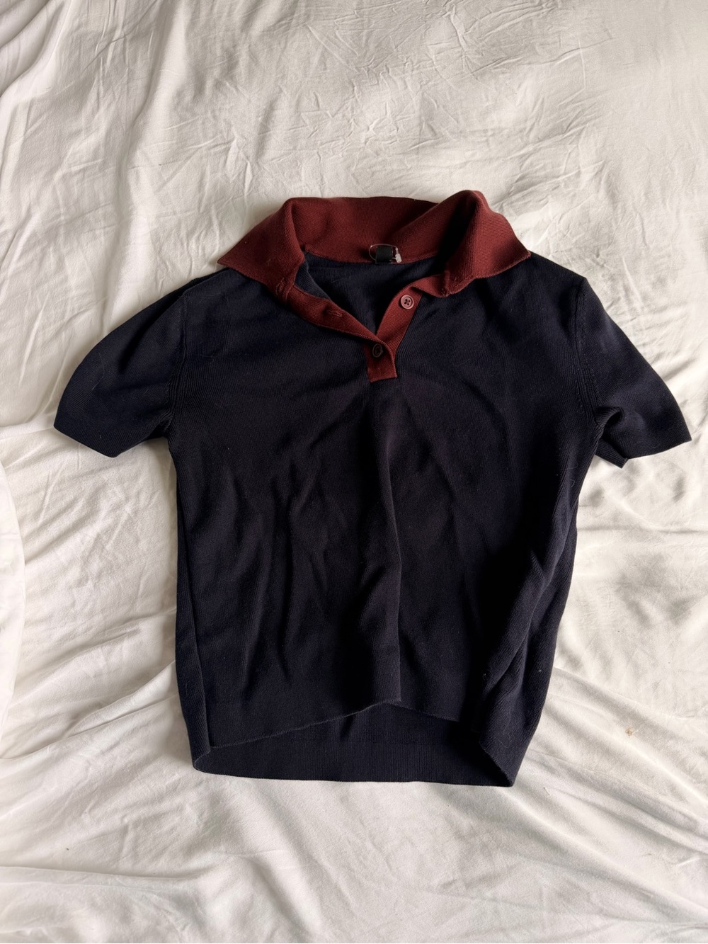 Uniqlo Women's V-Neck Short-Sleeve Sweater in Black with Burgundy Collar
